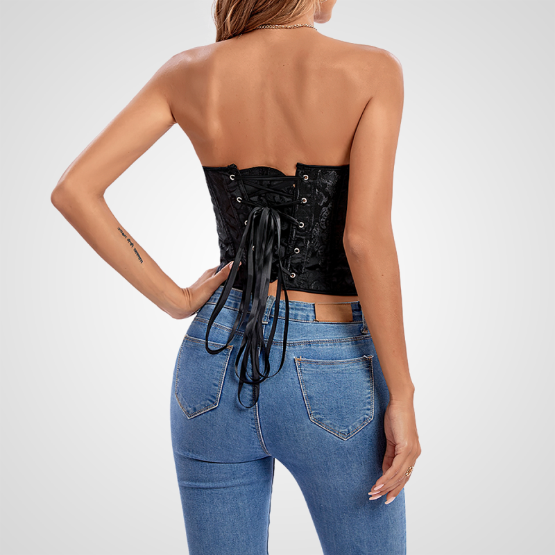 Detale wiązania na plecach czarnego krótkiego gorsetu bustier, zapewniające idealne dopasowanie.